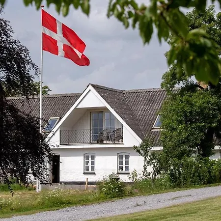 Breddamgård 2* Åbybro